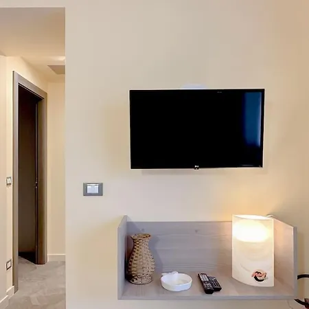 Free Parking Con Wifi - Netflix - Ac Diano San Pietro
